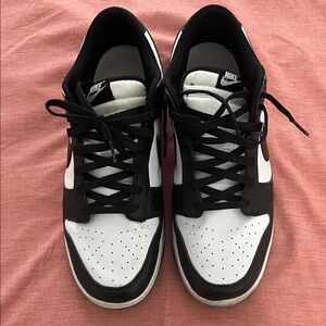 Nike Men's Black and White Dunks